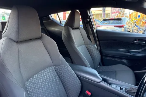 FH22EHT Toyota C-Hr 1.8 VVT-h Icon CVT Euro 6 (s/s) 5dr Thumbnail #25