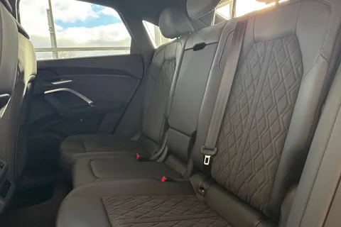 PN75GVM Audi Q5 SUV Edition 1 TDI quattro 204 PS S tronic Thumbnail #19