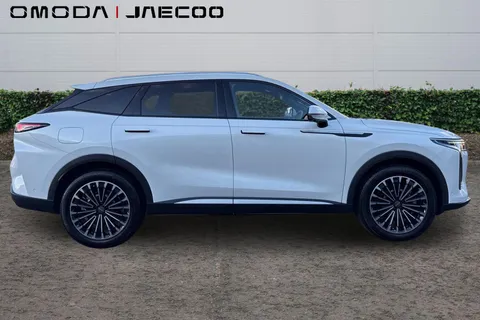  Omoda 9 1.5T SHS 34.46kWh Noble DHT3 4WD Euro 6 (s/s) 5dr Thumbnail #3