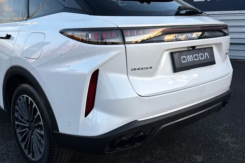  Omoda 9 1.5T SHS 34.46kWh Noble DHT3 4WD Euro 6 (s/s) 5dr Thumbnail #15