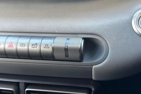 DC75RTZ BYD Dolphin Surf 30kWh Active Auto 5dr Thumbnail #19