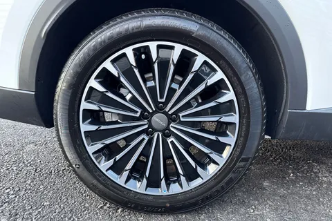  Omoda 9 1.5T SHS 34.46kWh Noble DHT3 4WD Euro 6 (s/s) 5dr Thumbnail #23