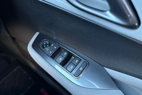 DC75RTZ BYD Dolphin Surf 30kWh Active Auto 5dr Thumbnail #42