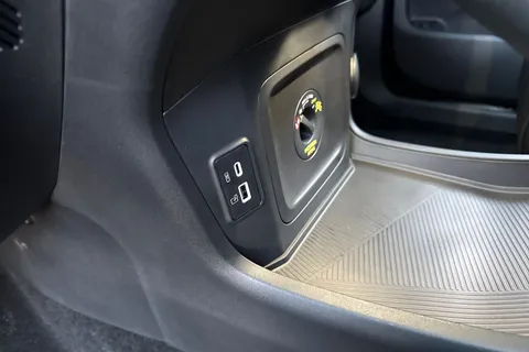  Omoda 9 1.5T SHS 34.46kWh Noble DHT3 4WD Euro 6 (s/s) 5dr Thumbnail #45