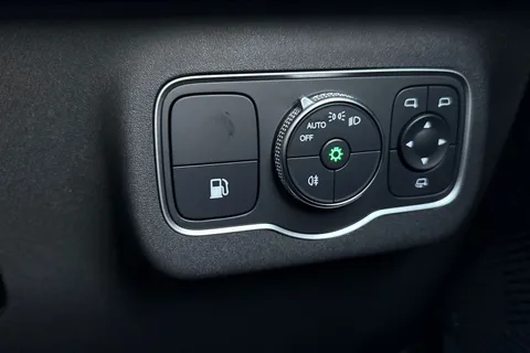  Omoda 9 1.5T SHS 34.46kWh Noble DHT3 4WD Euro 6 (s/s) 5dr Thumbnail #48