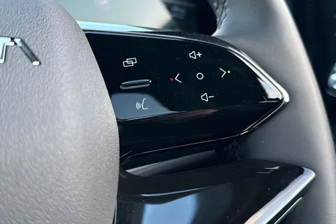  Omoda 9 1.5T SHS 34.46kWh Noble DHT3 4WD Euro 6 (s/s) 5dr Thumbnail #50