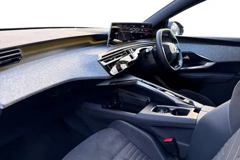 CVZ4040 PEUGEOT 3008 1.2 HYBRID GT e-DSC6 Euro 6 (s/s) 5dr Thumbnail #8