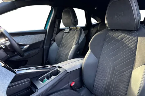 CVZ4040 PEUGEOT 3008 1.2 HYBRID GT e-DSC6 Euro 6 (s/s) 5dr Thumbnail #10