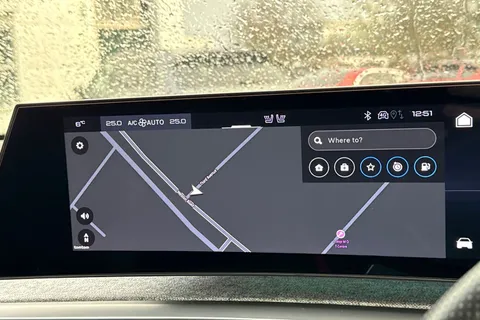 CVZ4040 PEUGEOT 3008 1.2 HYBRID GT e-DSC6 Euro 6 (s/s) 5dr Thumbnail #11