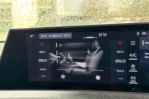 CVZ4040 PEUGEOT 3008 1.2 HYBRID GT e-DSC6 Euro 6 (s/s) 5dr Thumbnail #18