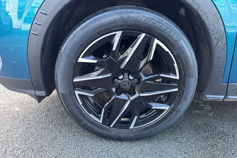 CVZ4040 PEUGEOT 3008 1.2 HYBRID GT e-DSC6 Euro 6 (s/s) 5dr Thumbnail #22