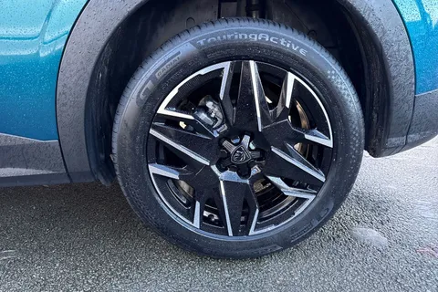 CVZ4040 PEUGEOT 3008 1.2 HYBRID GT e-DSC6 Euro 6 (s/s) 5dr Thumbnail #23