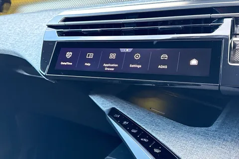 CVZ4040 PEUGEOT 3008 1.2 HYBRID GT e-DSC6 Euro 6 (s/s) 5dr Thumbnail #31