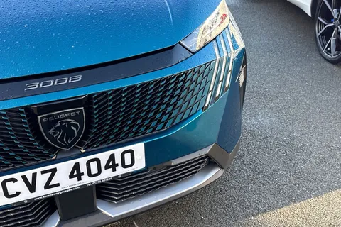 CVZ4040 PEUGEOT 3008 1.2 HYBRID GT e-DSC6 Euro 6 (s/s) 5dr Thumbnail #37