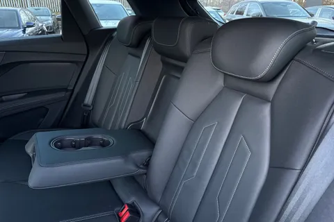 WF24NFV Audi Q4 e-tron Q4  Sport 45 e-tron  210,00 kW Thumbnail #34