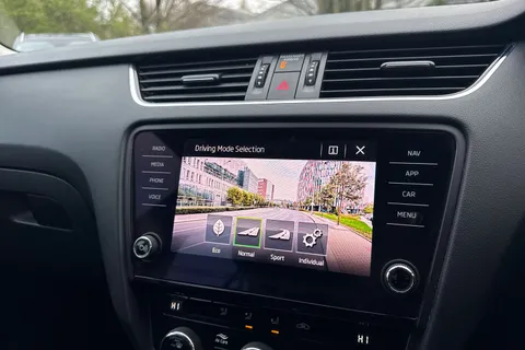 34 of 48 for Škoda Octavia 1.5 TSI ACT SE Technology Euro 6 (s/s) 5dr