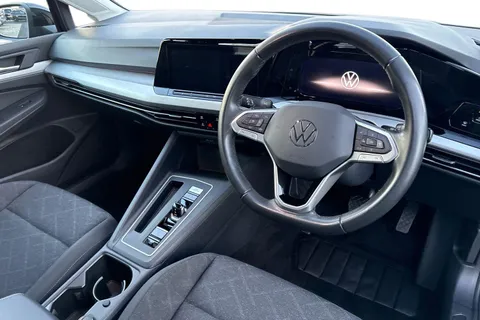 GJ73WKN Volkswagen Golf 2.0 TDI Life 5dr DSG Thumbnail #15