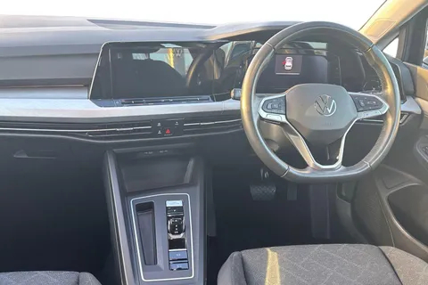 GJ73WKN Volkswagen Golf 2.0 TDI Life 5dr DSG Thumbnail #19