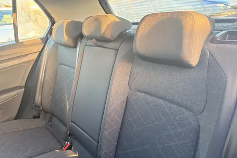 GJ73WKN Volkswagen Golf 2.0 TDI Life 5dr DSG Thumbnail #20