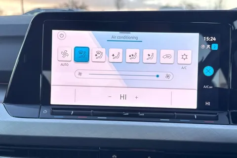 GJ73WKN Volkswagen Golf 2.0 TDI Life 5dr DSG Thumbnail #23