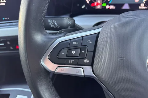 GJ73WKN Volkswagen Golf 2.0 TDI Life 5dr DSG Thumbnail #31