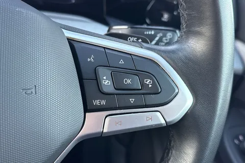 GJ73WKN Volkswagen Golf 2.0 TDI Life 5dr DSG Thumbnail #32