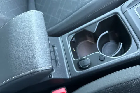 GJ73WKN Volkswagen Golf 2.0 TDI Life 5dr DSG Thumbnail #36