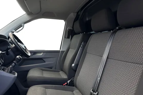 DE74VPK Volkswagen Transporter 2.0 TDI 110 Highline Van Thumbnail #16