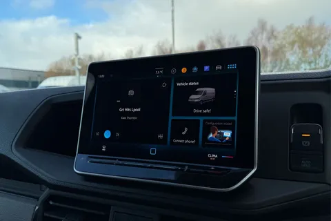 DG75CBY Volkswagen Crafter CR35 Commerce MWB 140 PS FWD  - Business Pack Thumbnail #16