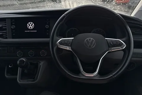 DE74VPK Volkswagen Transporter 2.0 TDI 110 Highline Van Thumbnail #18