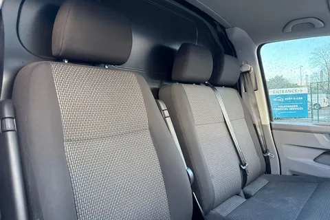 DE74VPK Volkswagen Transporter 2.0 TDI 110 Highline Van Thumbnail #24