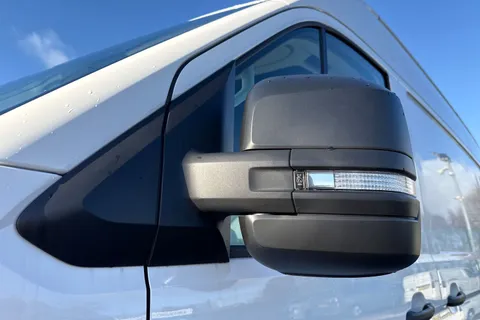 DG75CBY Volkswagen Crafter CR35 Commerce MWB 140 PS FWD  - Business Pack Thumbnail #26