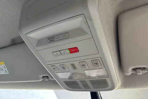 DE74VPK Volkswagen Transporter 2.0 TDI 110 Highline Van Thumbnail #27