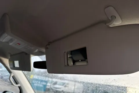 DE74VPK Volkswagen Transporter 2.0 TDI 110 Highline Van Thumbnail #28