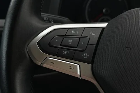 DE74VPK Volkswagen Transporter 2.0 TDI 110 Highline Van Thumbnail #30