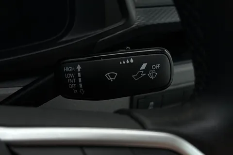 DE74VPK Volkswagen Transporter 2.0 TDI 110 Highline Van Thumbnail #32