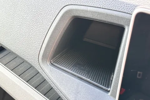 DG75CBY Volkswagen Crafter CR35 Commerce MWB 140 PS FWD  - Business Pack Thumbnail #40