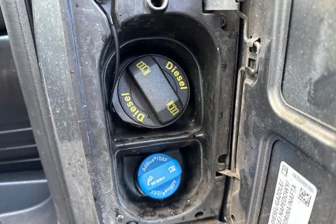 DE74VPK Volkswagen Transporter 2.0 TDI 110 Highline Van Thumbnail #43