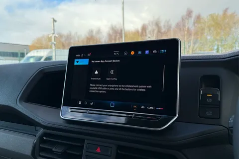 DG75CBY Volkswagen Crafter CR35 Commerce MWB 140 PS FWD  - Business Pack Thumbnail #52