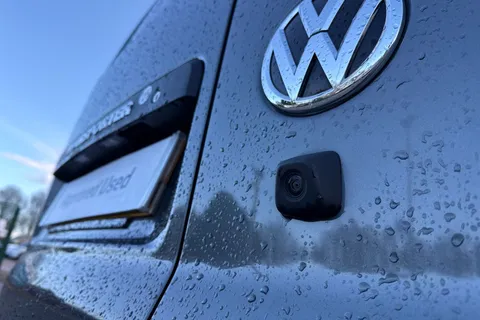 DE74VPK Volkswagen Transporter 2.0 TDI 110 Highline Van Thumbnail #49