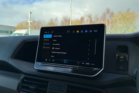 DG75CBY Volkswagen Crafter CR35 Commerce MWB 140 PS FWD  - Business Pack Thumbnail #54