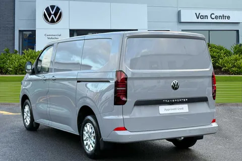 BT75DFV Volkswagen Transporter 2.0 TDI 150 Commerce Pro Van Auto-Tailgate Thumbnail #2