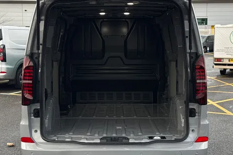 BT75DFV Volkswagen Transporter 2.0 TDI 150 Commerce Pro Van Auto-Tailgate Thumbnail #6