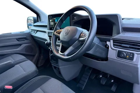 MF25HRM Volkswagen Transporter 2.0 TDI 150 Commerce Plus Van Thumbnail #8