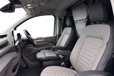 BT75DFD Volkswagen Transporter 2.0 TDI 150 Commerce Pro Van Auto-Tailgate Thumbnail #11