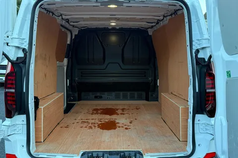 MF25HRM Volkswagen Transporter 2.0 TDI 150 Commerce Plus Van Thumbnail #10