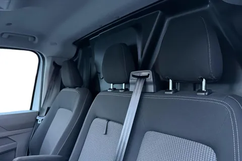 MF25HRM Volkswagen Transporter 2.0 TDI 150 Commerce Plus Van Thumbnail #11