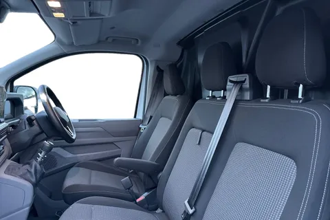 MF25JHY Volkswagen Transporter 2.0 TDI 150 Commerce Plus Van Thumbnail #10