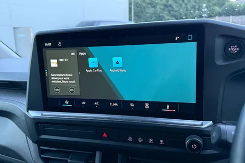 MF25HRM Volkswagen Transporter 2.0 TDI 150 Commerce Plus Van Thumbnail #12