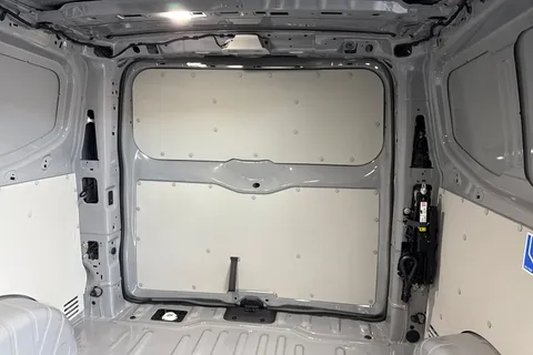 BT75DFD Volkswagen Transporter 2.0 TDI 150 Commerce Pro Van Auto-Tailgate Thumbnail #14